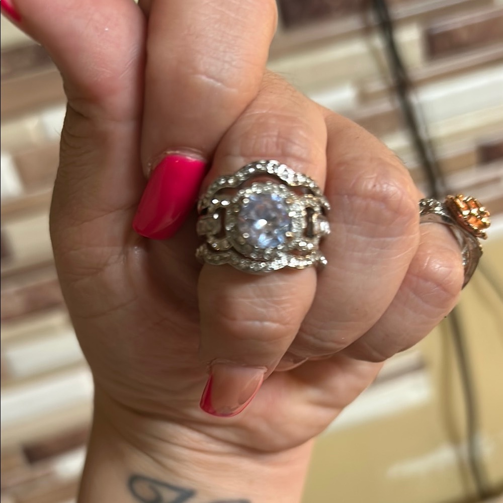 Elegant Silver Ring with Clear Gemstone